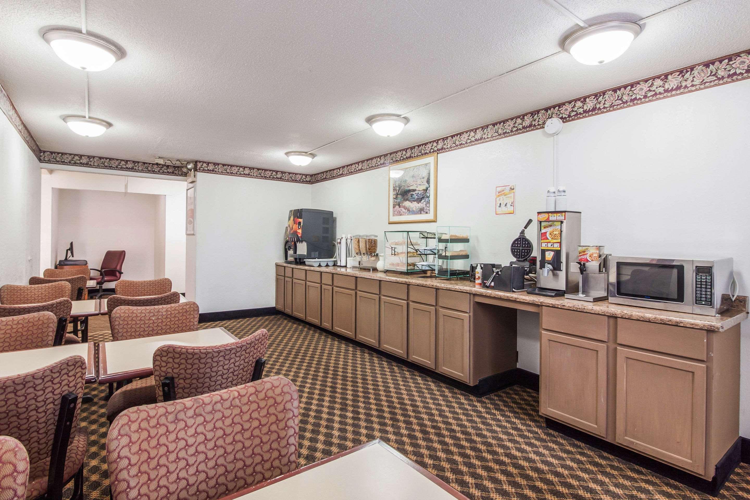 Econo Lodge Lexington Exterior photo
